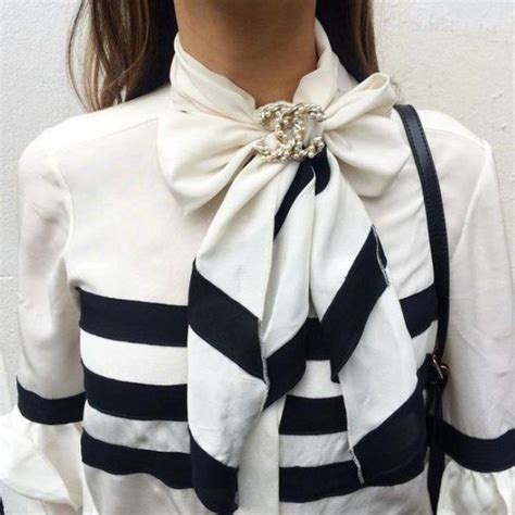 how to wear chanel brooch